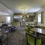 Couette-café Crow Park 4*